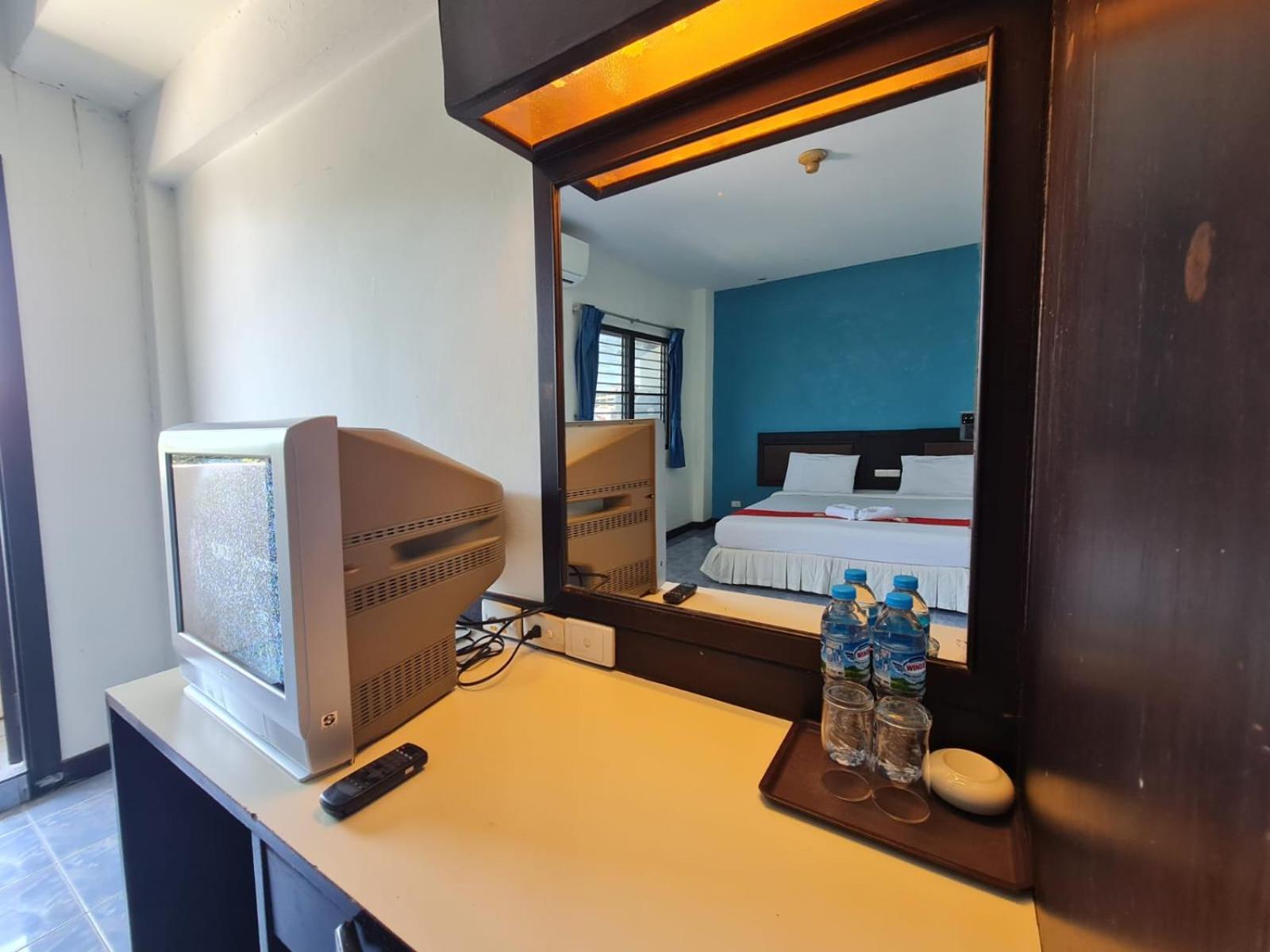 Desa Phuket Hotel Exterior foto