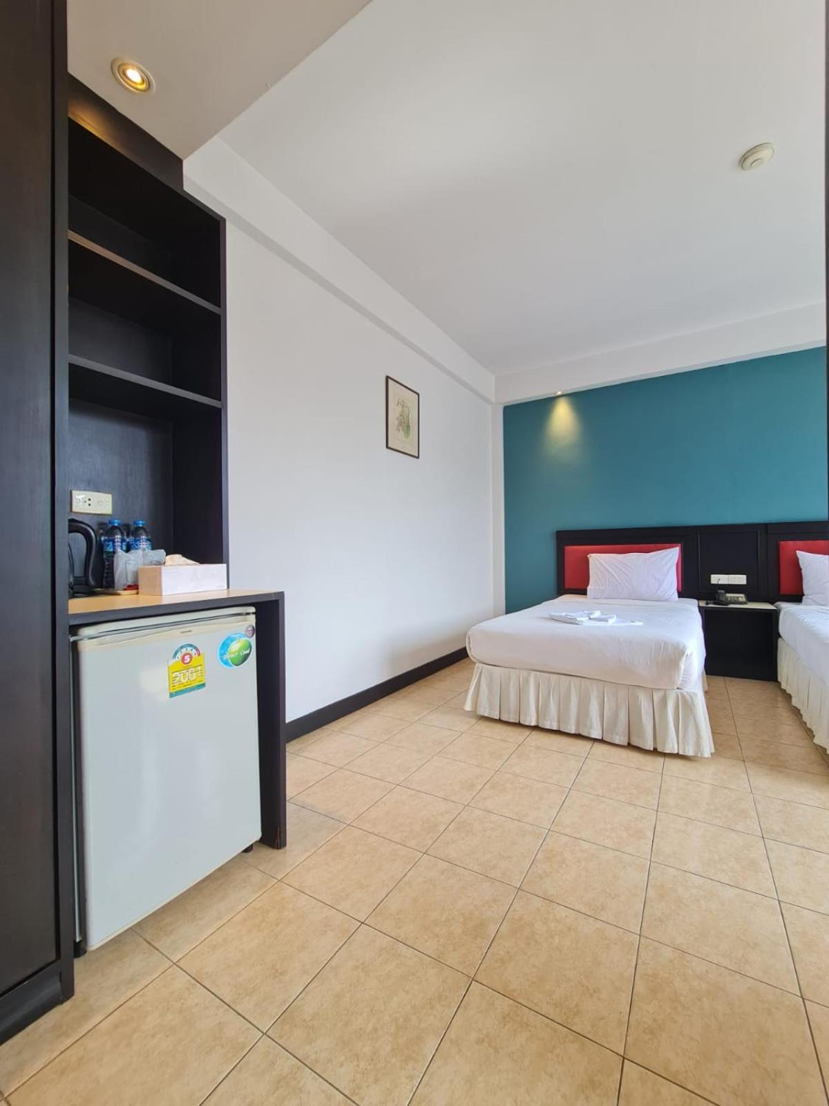 Desa Phuket Hotel Exterior foto