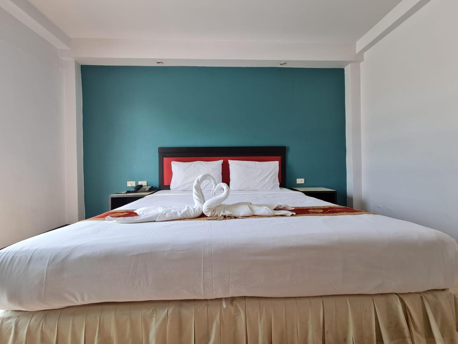 Desa Phuket Hotel Exterior foto