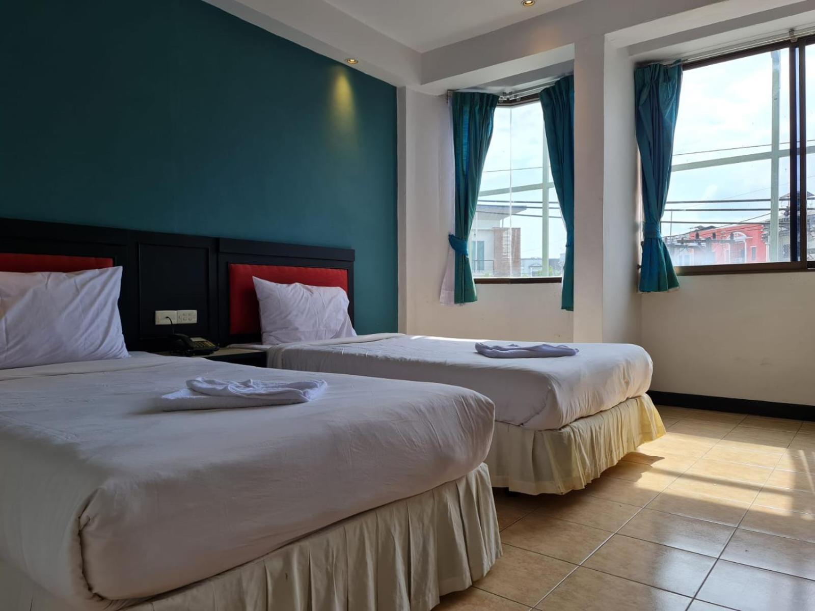 Desa Phuket Hotel Exterior foto