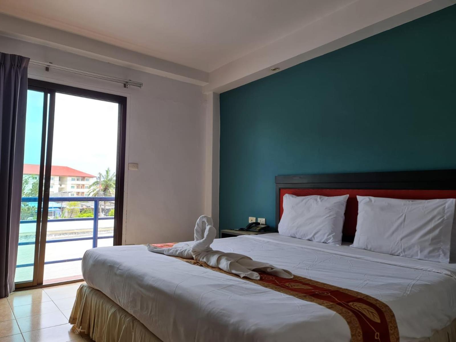 Desa Phuket Hotel Exterior foto
