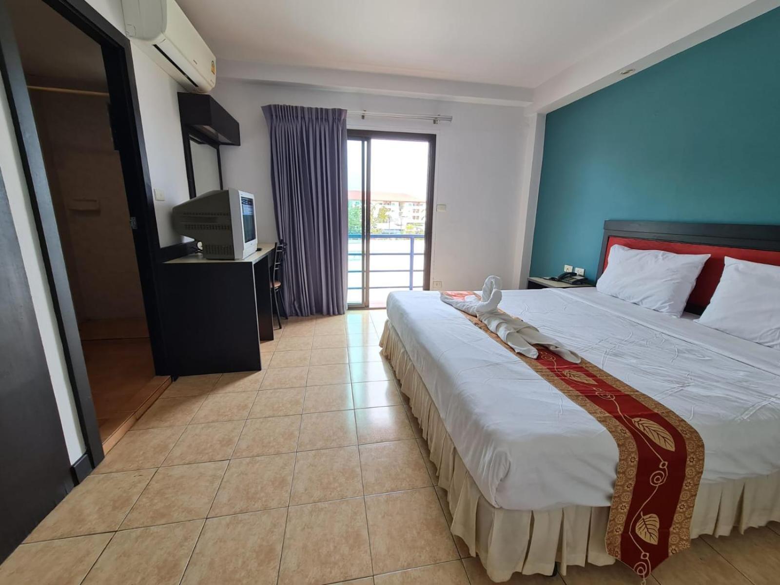 Desa Phuket Hotel Exterior foto