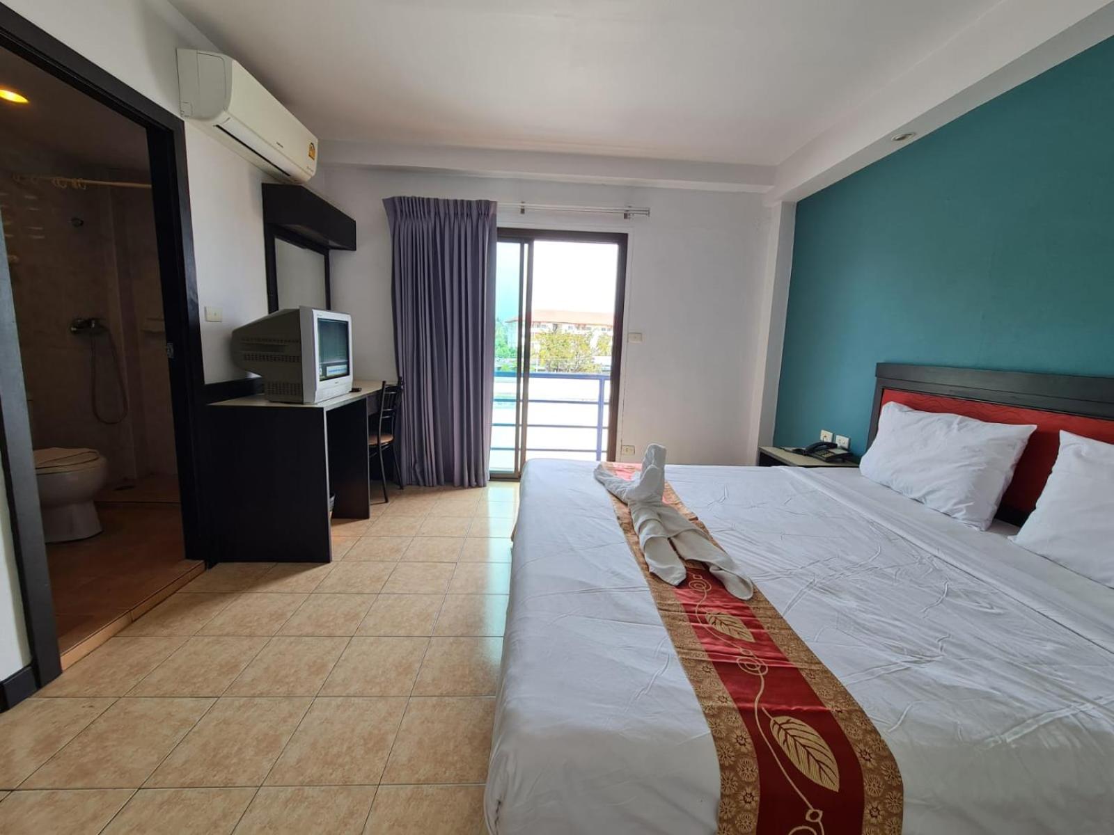 Desa Phuket Hotel Exterior foto