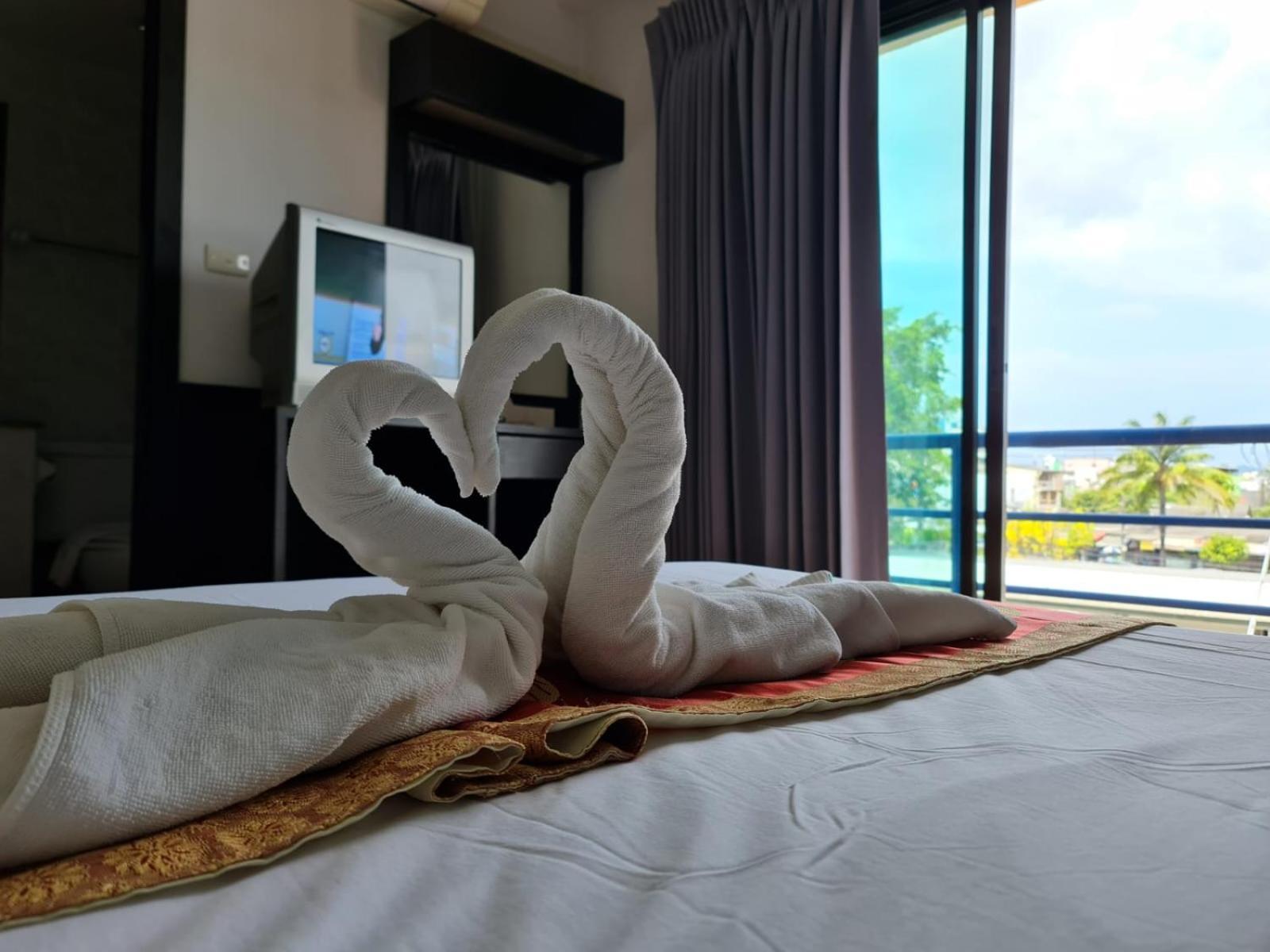 Desa Phuket Hotel Exterior foto